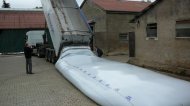Uskladňovač průmyslových produktů Truck bagger
