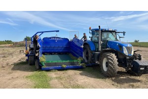 Zprovoznění silážního lisu EB 310 LX v severních Čechách